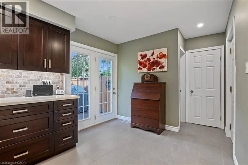 111 MACGREGOR Crescent — photo 12 of 40