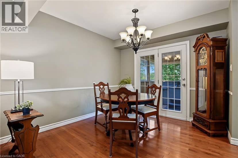 111 MACGREGOR Crescent — photo 6 of 40