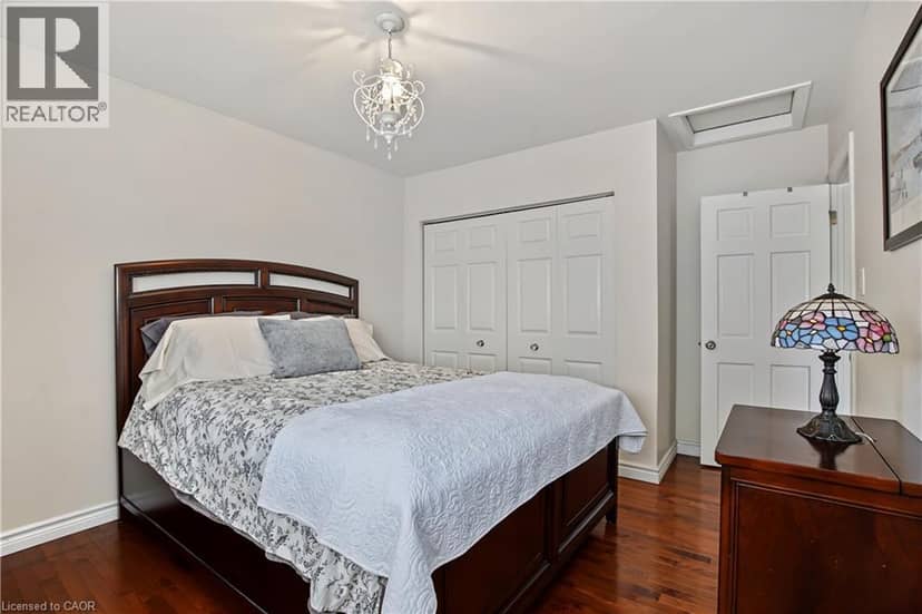 111 MACGREGOR Crescent — photo 18 of 40