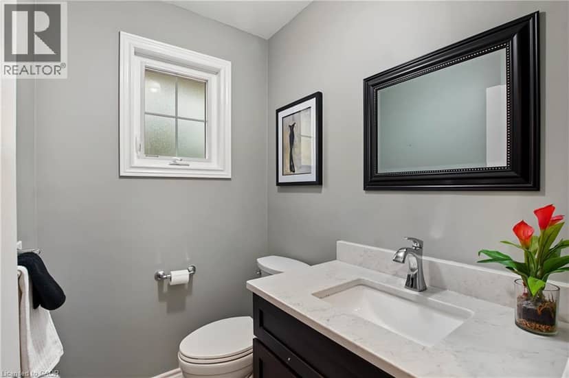 111 MACGREGOR Crescent — photo 13 of 40