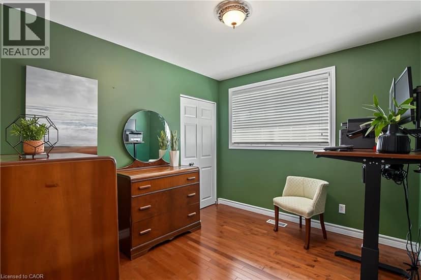 111 MACGREGOR Crescent — photo 19 of 40