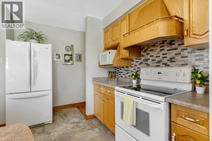 222 THUNDERBIRD Drive — photo 12 of 40