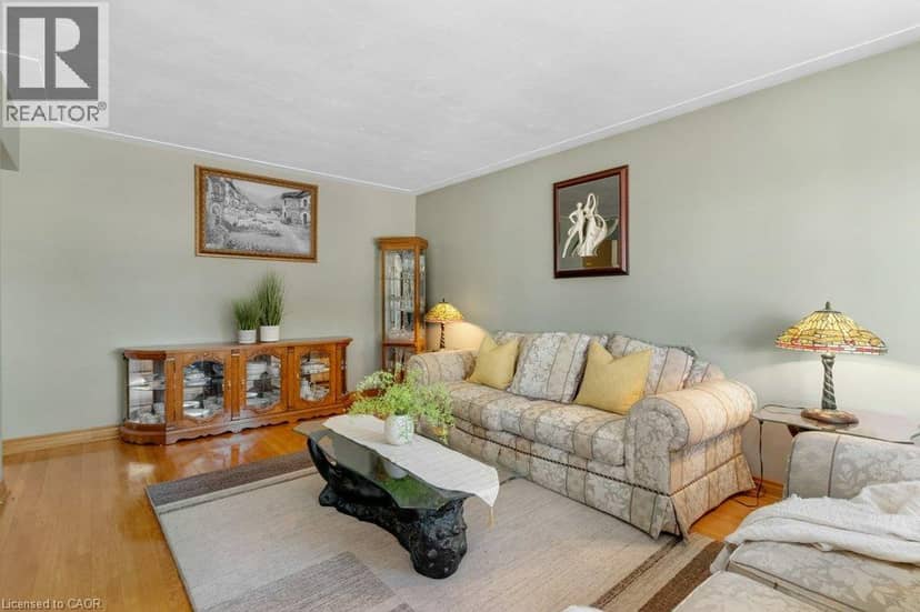 222 THUNDERBIRD Drive — photo 4 of 40