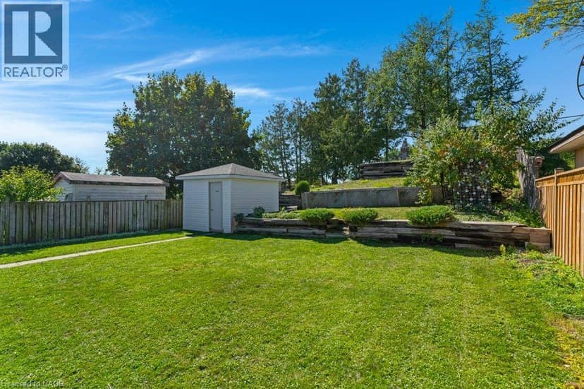 222 THUNDERBIRD Drive — photo 38 of 40
