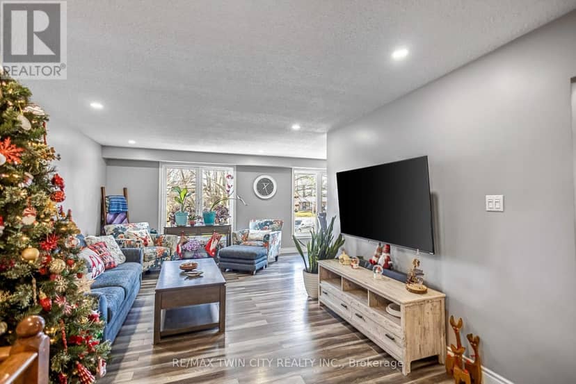 36 Valerie Court — photo 5 of 40