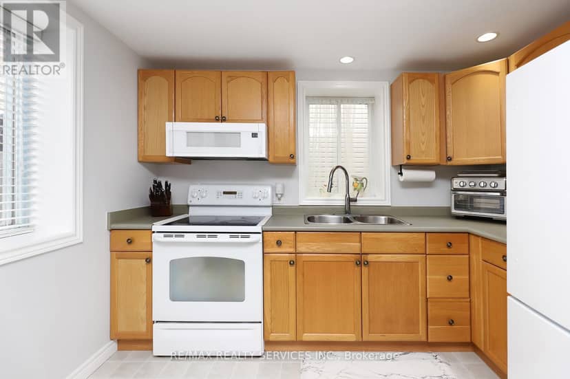 52 Crozier Street — photo 12 of 29