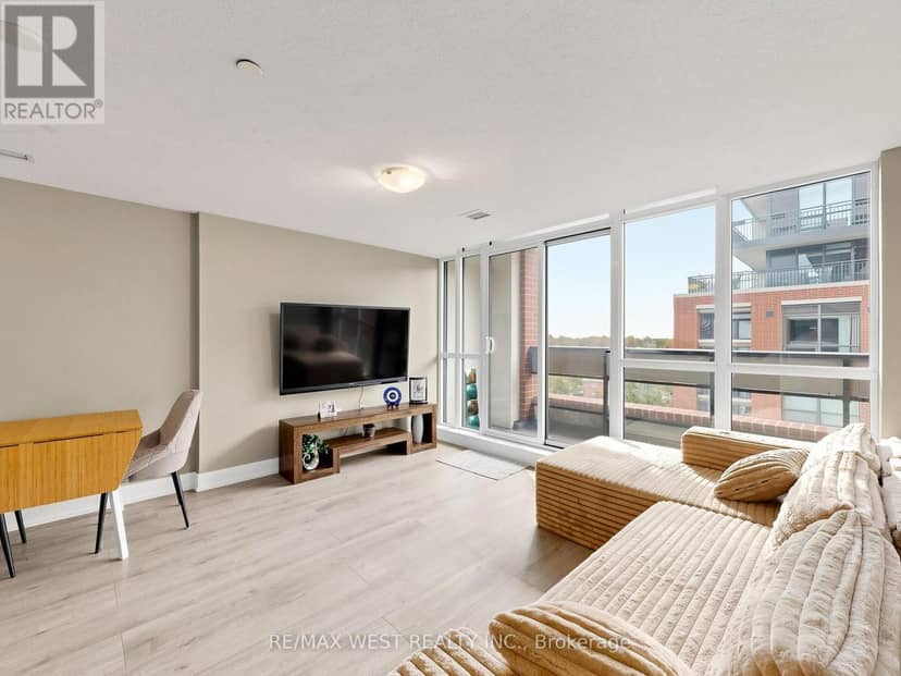 608 - 3091 Dufferin Street — photo 22 of 40