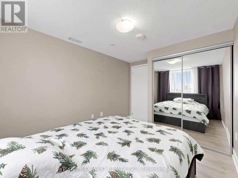 608 - 3091 Dufferin Street — photo 28 of 40
