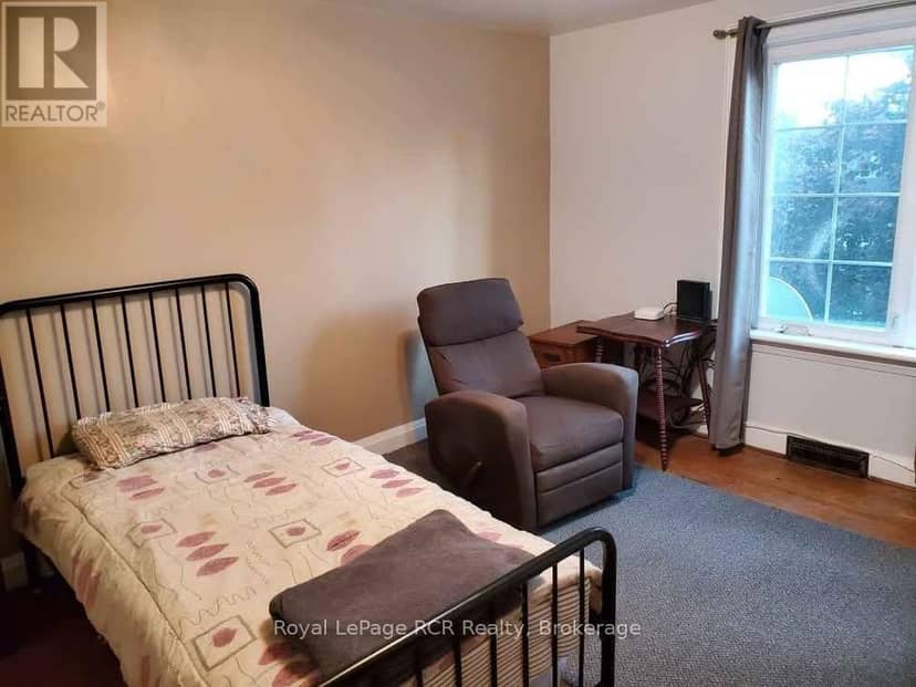 376 George Street E — photo 14 of 29