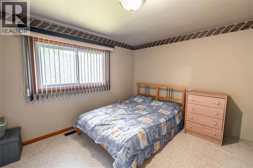 8 Parry Drive — photo 13 of 36