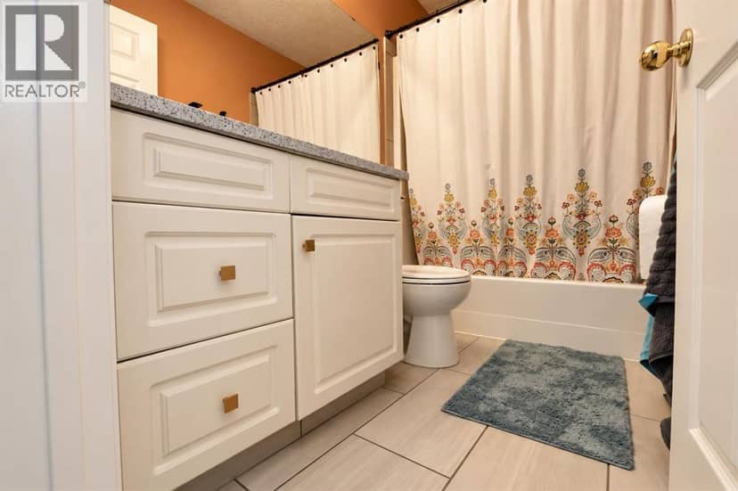 10235 75A Avenue — photo 40 of 40