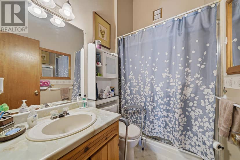 1005 Ketch Harbour Road — photo 32 of 40
