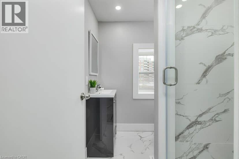 125 CATHCART Street — photo 17 of 22
