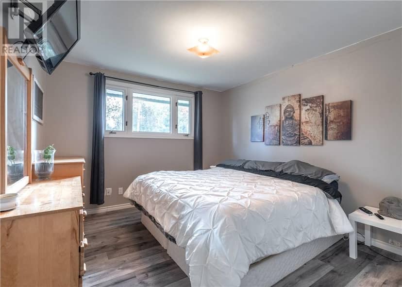 3329 Romeo Street — photo 10 of 30