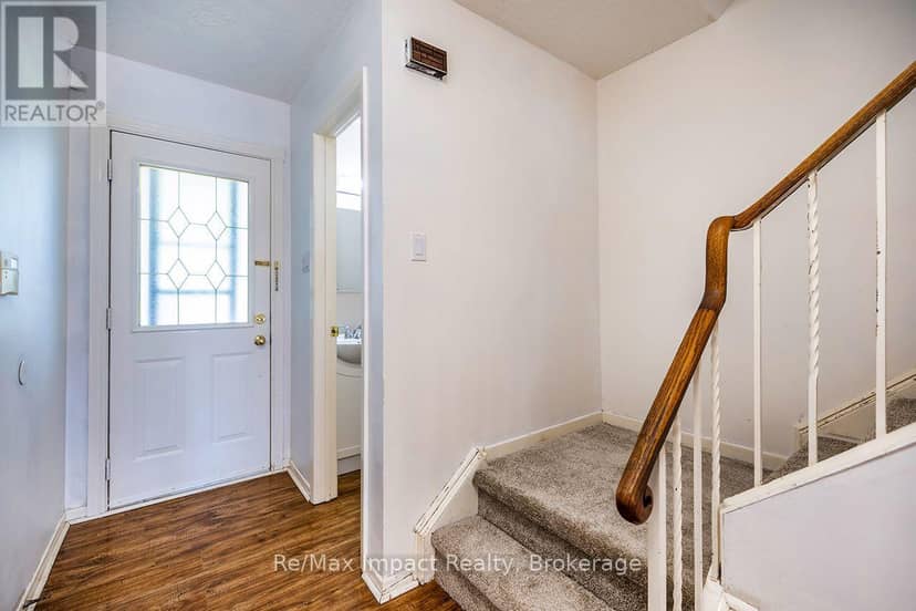 25 Tompkins Lane, Ajax, photo 3
