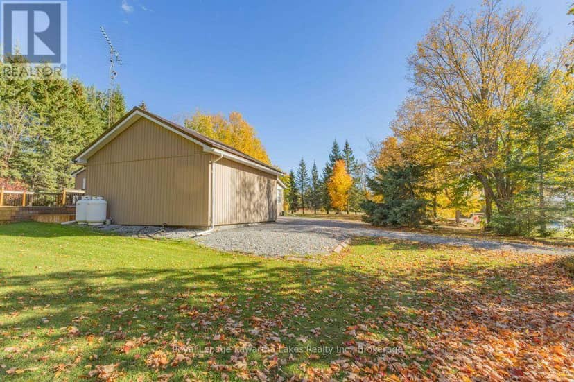6 Fell Station Drive, Kawartha Lakes, photo 2