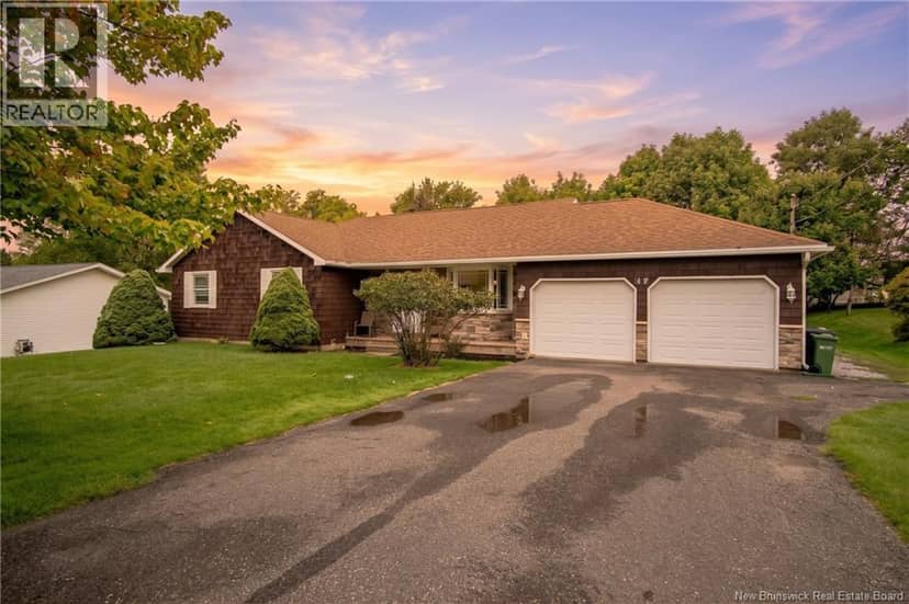 17 Lionel Drive — photo 2 of 40