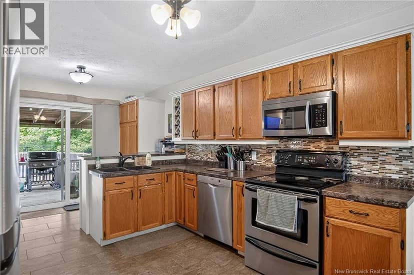17 Lionel Drive — photo 14 of 40