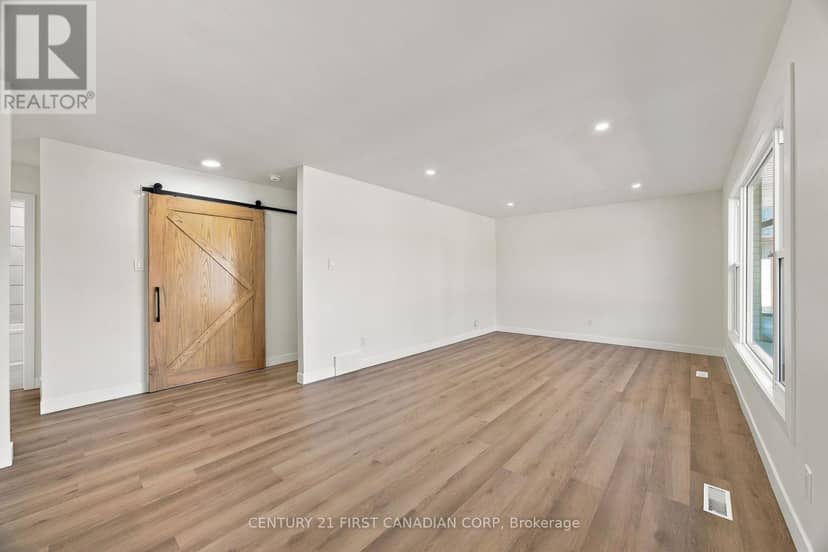 135 Nicoline Avenue — photo 15 of 40