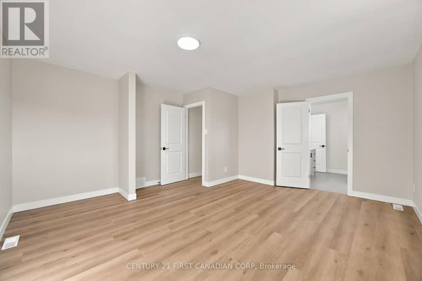 135 Nicoline Avenue — photo 18 of 40