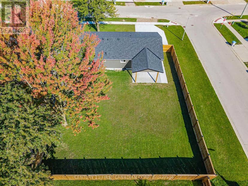 135 Nicoline Avenue — photo 40 of 40