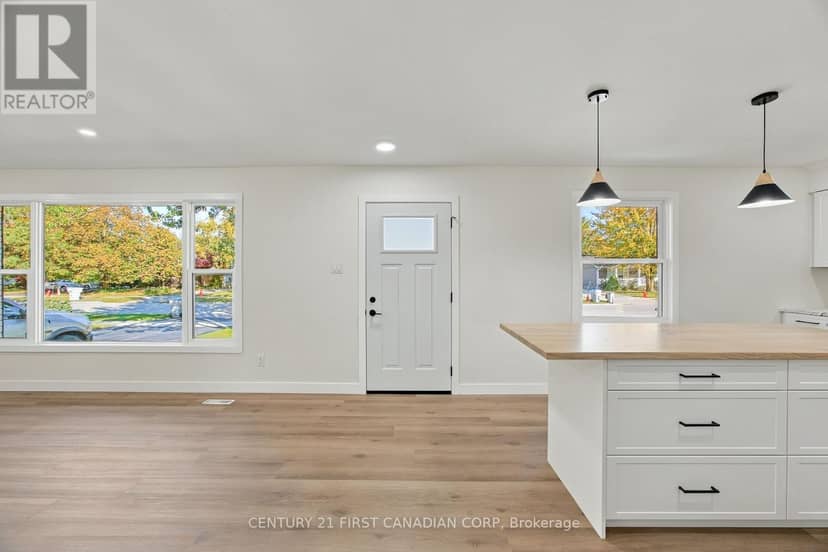 135 Nicoline Avenue — photo 8 of 40