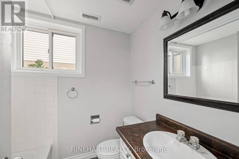 78 Bloomsbury Court — photo 22 of 32