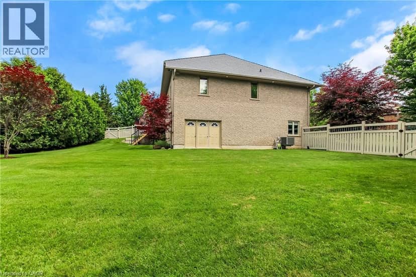 139 MANNHEIM Crescent — photo 7 of 40