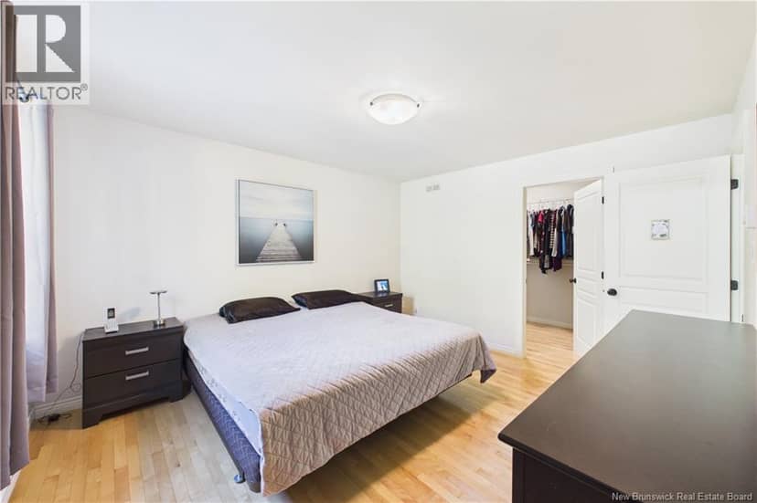 242 Damien — photo 29 of 40
