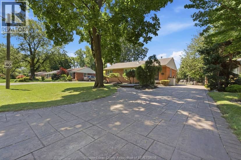 251 St. Marks Road, Tecumseh, photo 3