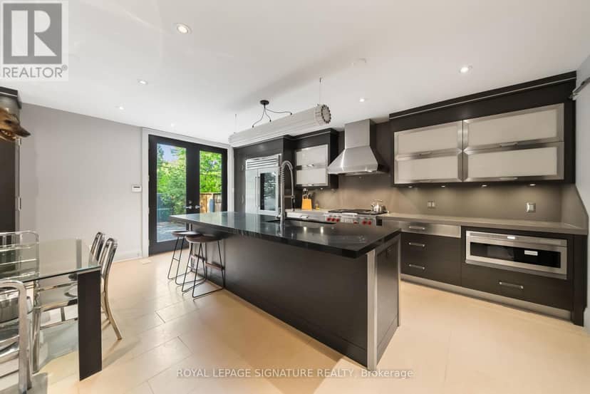 230 Strathallan Wood — photo 15 of 35