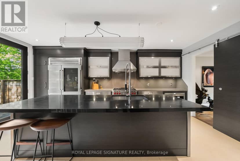 230 Strathallan Wood — photo 16 of 35