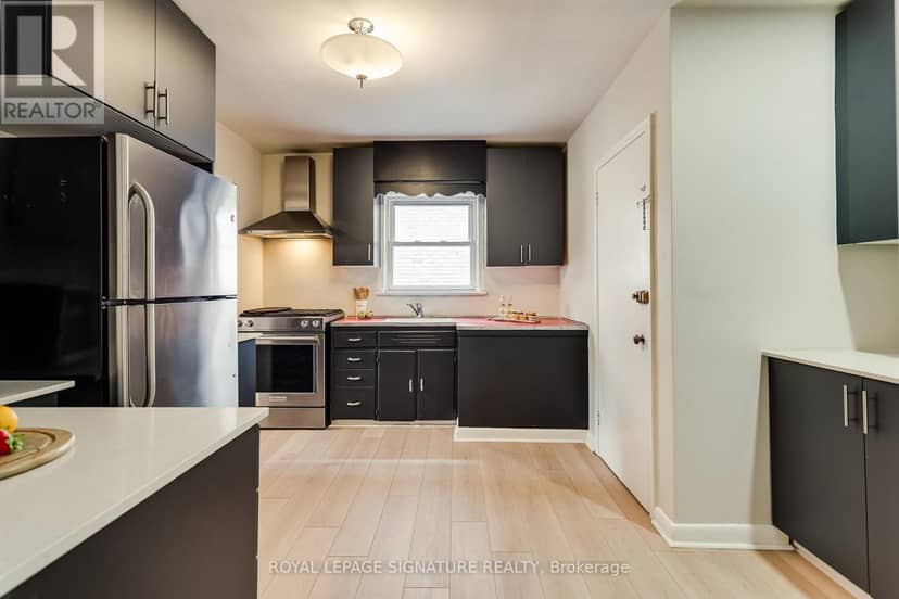 32 Wigan Crescent — photo 10 of 24