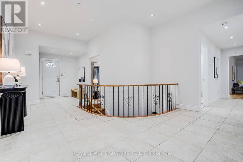 46 Caravan Drive, Toronto, photo 4