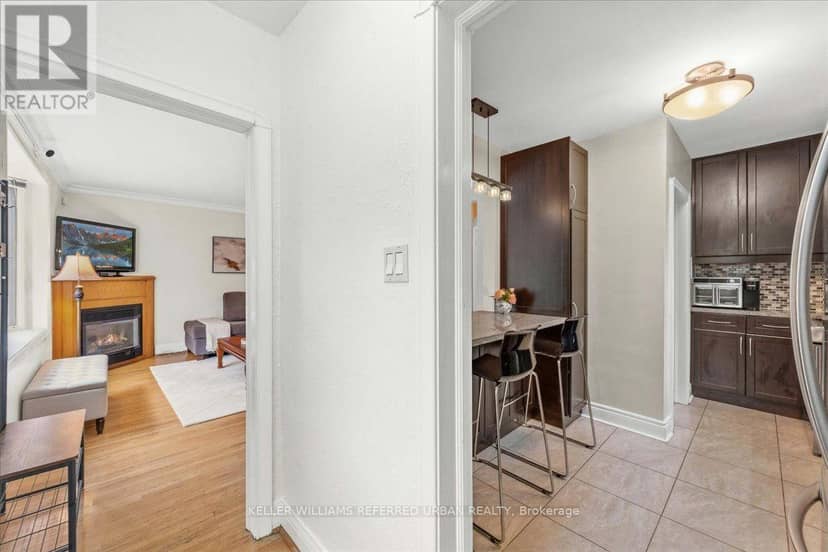 207 Elmhurst Avenue, Toronto, photo 5