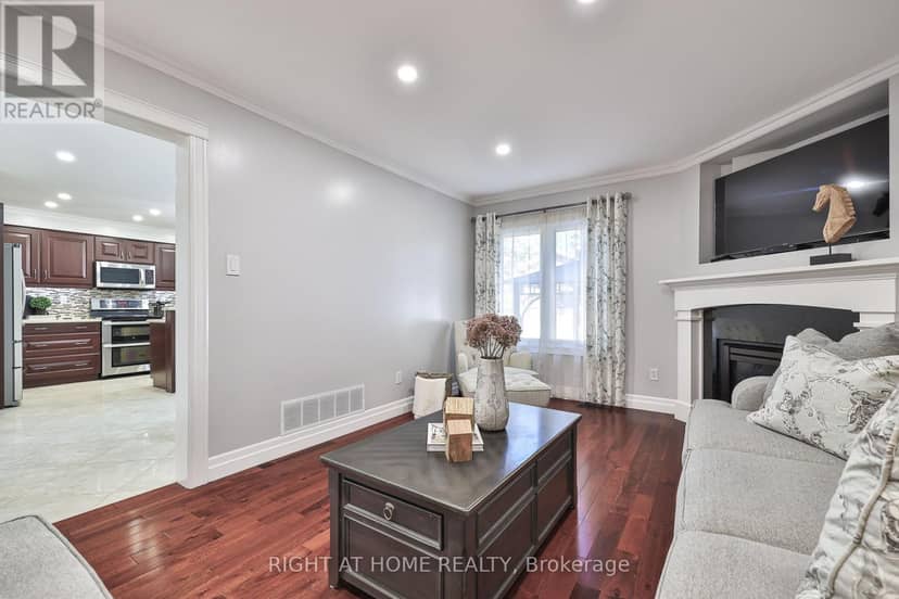 63 Keeble Crescent — photo 15 of 40