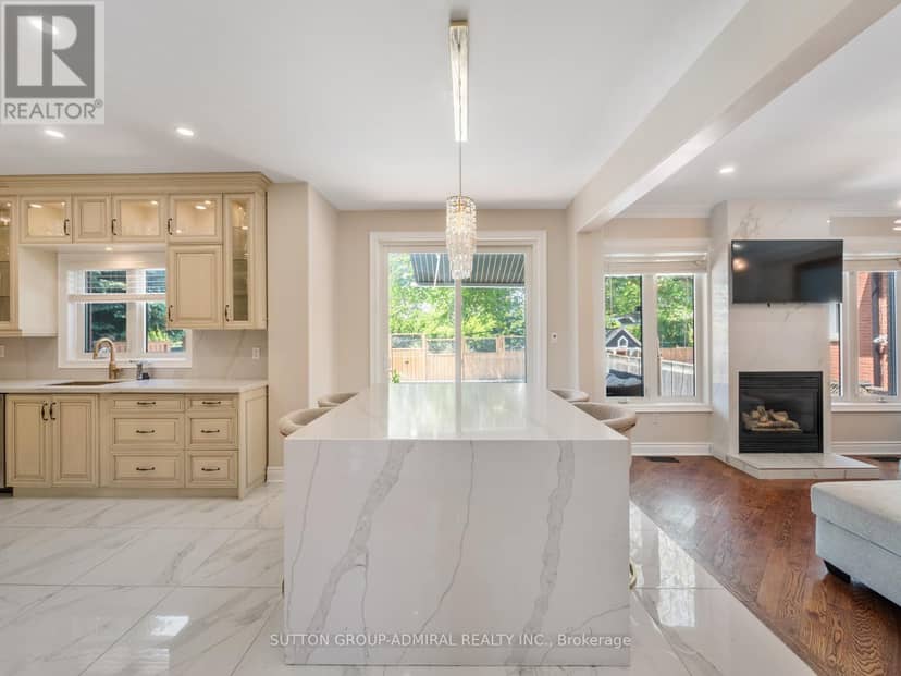 18 Thatcher Avenue — photo 12 of 40
