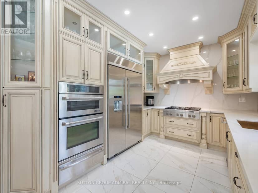 18 Thatcher Avenue — photo 14 of 40