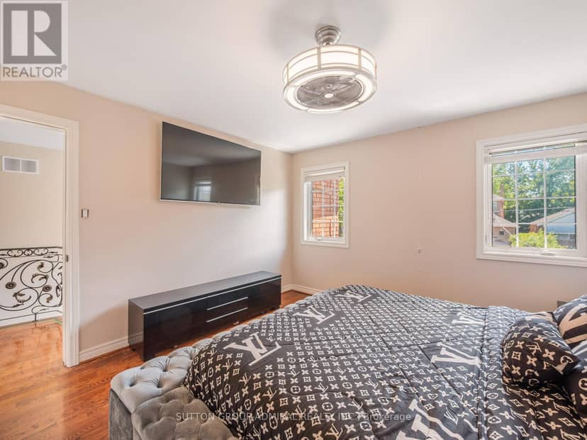18 Thatcher Avenue — photo 25 of 40