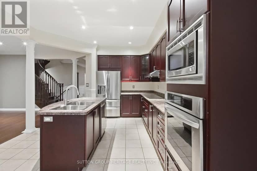 16 Shrewsbury Drive — photo 12 of 39