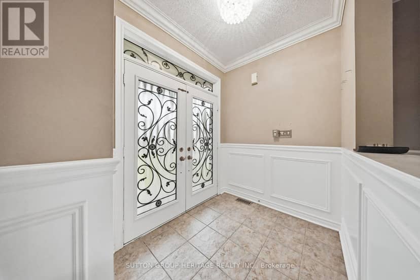 16 Shrewsbury Drive, Whitby, photo 2