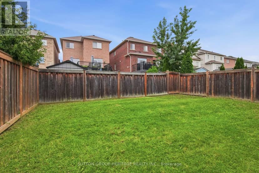 16 Shrewsbury Drive — photo 37 of 39