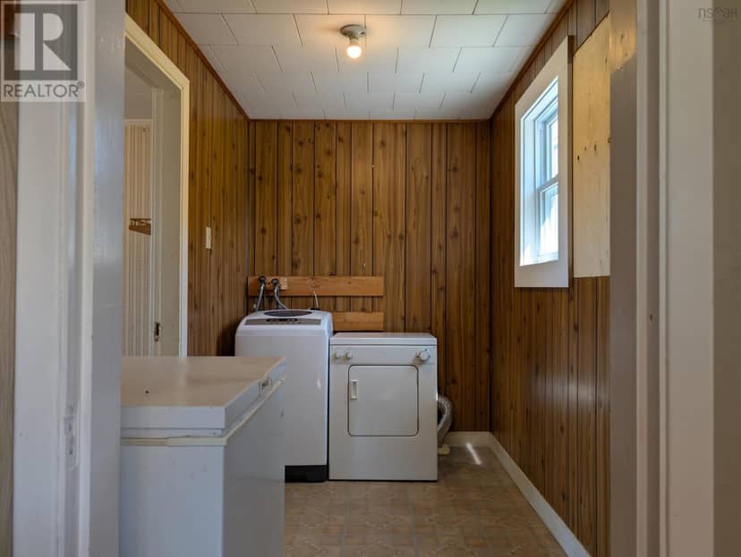 1372 Highway 201 — photo 21 of 30