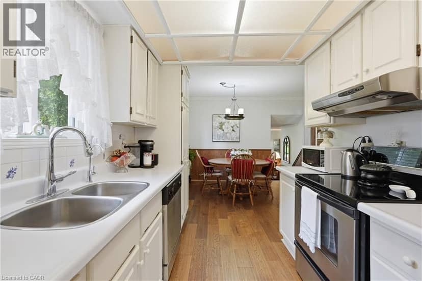 283 PARKWAY Drive W, Milton, photo 7