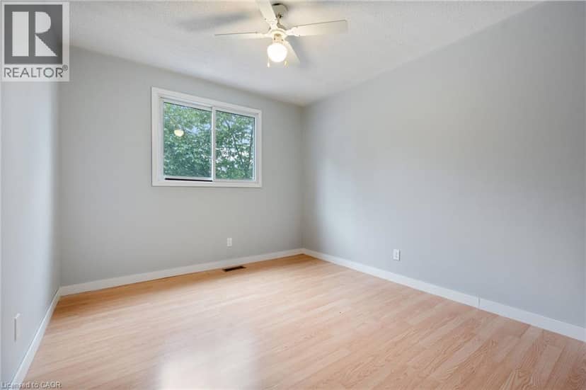 11 GLENDA Street — photo 10 of 17