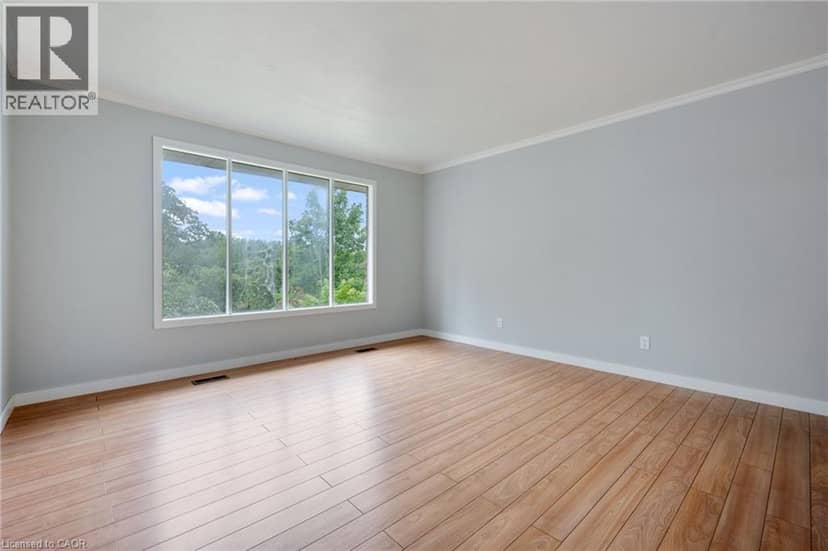 11 GLENDA Street — photo 3 of 17