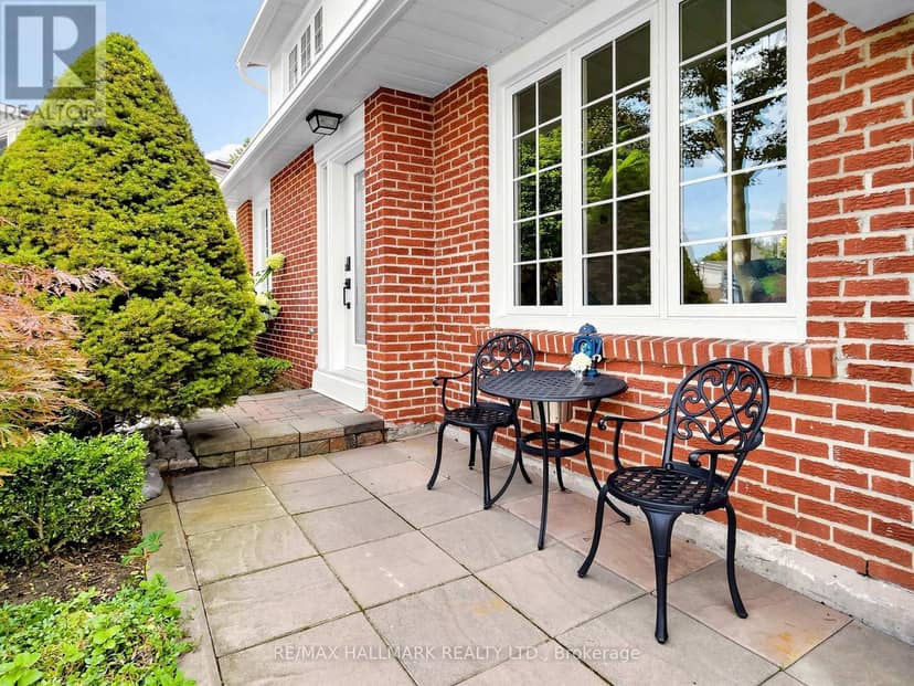 400 Handley Crescent, Newmarket, photo 3