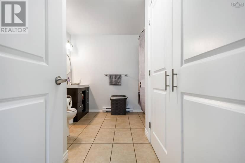 428 Stewart Street — photo 12 of 16