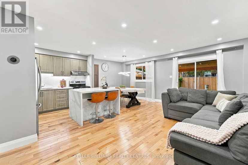 36 Chaucer Crescent — photo 13 of 39