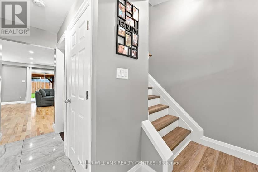 36 Chaucer Crescent — photo 16 of 39